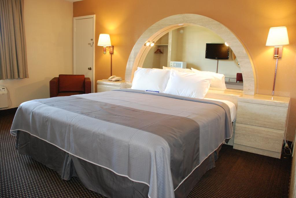 Apple Tree Inn Lindale Εξωτερικό φωτογραφία