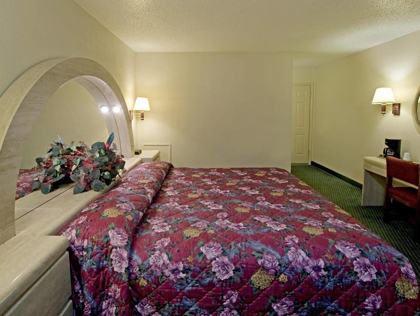 Apple Tree Inn Lindale Εξωτερικό φωτογραφία