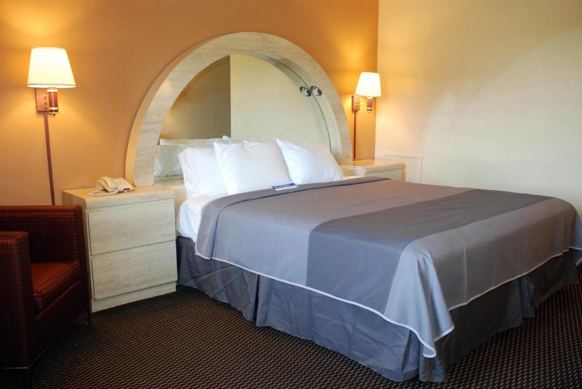 Apple Tree Inn Lindale Εξωτερικό φωτογραφία